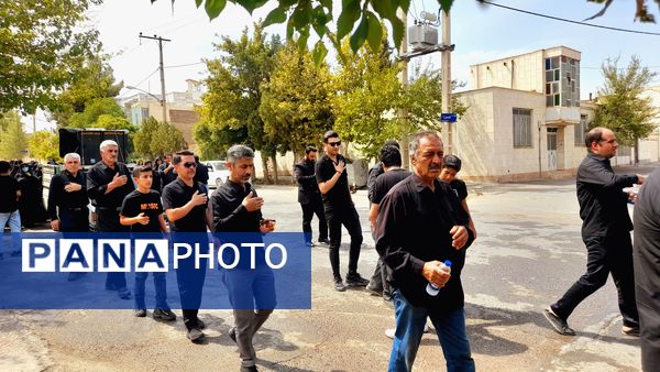 حضور مردم شهرستان نیم‌ور و محلات در پیاده‌روی جاماندگان اربعین