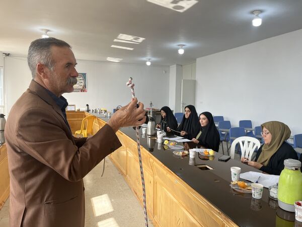 برگزاری دوره آموزشی مربیان پیشتاز در کمیجان