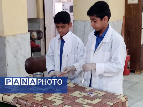 مسابقات آزمایشگاهی مدارس پارسیان