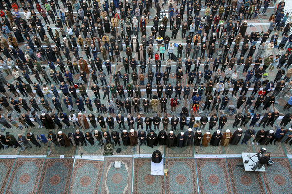 اقامه نماز طلب باران در مسجد مقدس جمکران