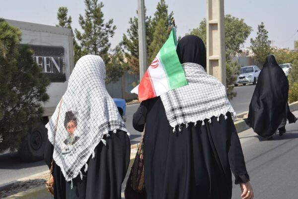 پیاده روی دلدادگان اربعین حسینی ع در اسلامشهر به سوی امامزاده اسماعیل