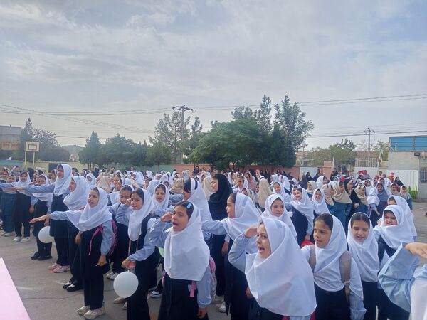 مراسم آغاز سال تحصیلی در مدرسه سمیه
