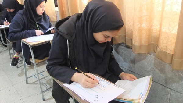 برگزاری سنجش دستاوردهای یادگیری 1403 در دبیرستان دخترانه معلم 