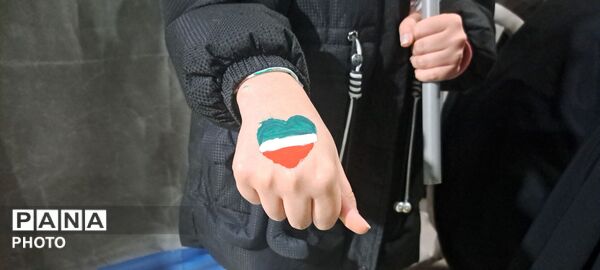 مردم کرج با راهپیمایی‌های هرشب مشت محکمی بر دهان دشمنان متجاوز زدند