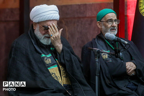 همایش پیرغلامان اهل بیت علیهم‌السلام در حرم مطهر رضوی