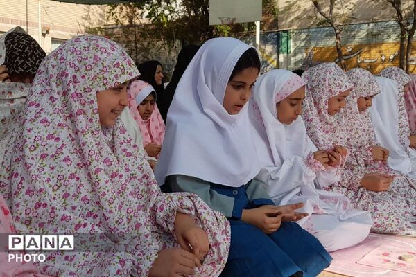 هم‌نوایی نسل فاطمی با مادران در نماز جماعت ایام فاطمیه؛ دبستان شهید اول ۲