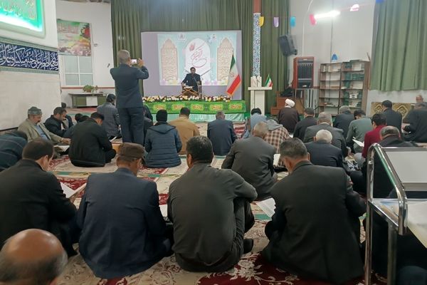  محفل انس با قرآن در امامزاده سید محمد (ع) کاشمر