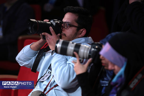 نشست نقد و بررسی فیلم «کارواش» در چهل و چهارمین جشنواره ملی فیلم فجر