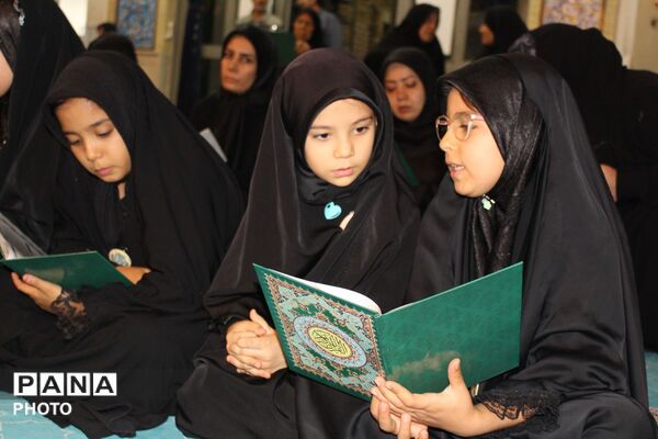 نظرآباد میزبان آیین بزرگداشت رهبر شهید با حضور مسئولان و دانش‌آموزان