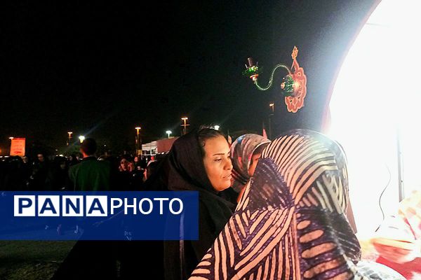 انفجار شور حسینی در قلب تهران؛ نوجوانان میدان آزادی را عاشورایی کردند