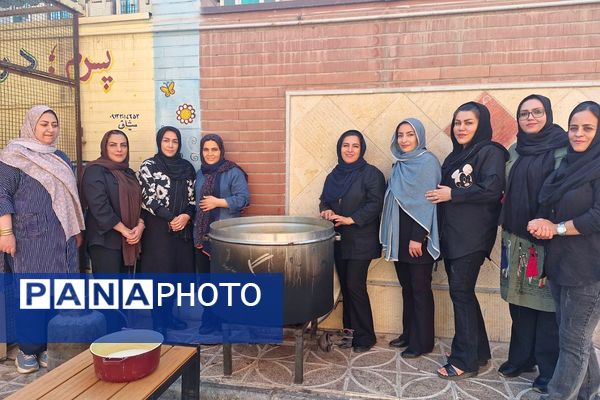 مراسم بزرگداشت خیر مدرسه ساز در دبستان بانو ابوالوفا ناحیه دو شهرری 