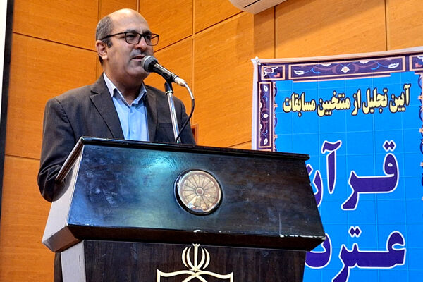 تقدیر از چهره های روشن در محفل ایمان 