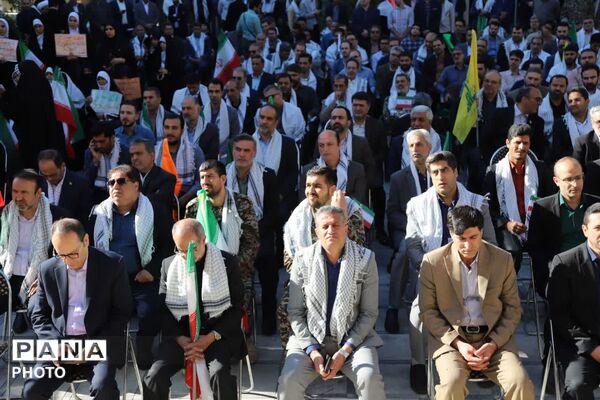 مراسم صبحگاه مشترک بسیج فرهنگیان تهران بزرگ در اداره کل آموزش و پرورش