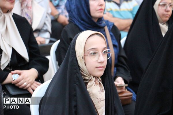 جشن شکوفه‌ها در مدرسه ۱۷ شهریور بجنورد با یاد دختران شهید میناب
