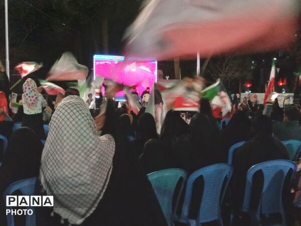 اجتماع مردم در بیعت با سومین رهبر جمهوری اسلامی ایران در امامزاده محروق نیشابور