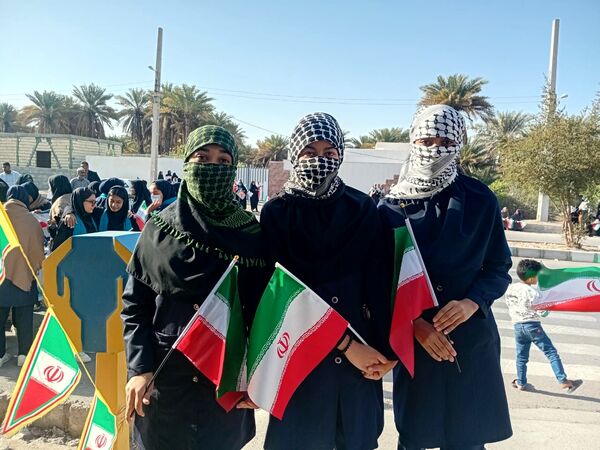 جشن پیروزی انقلاب در فین