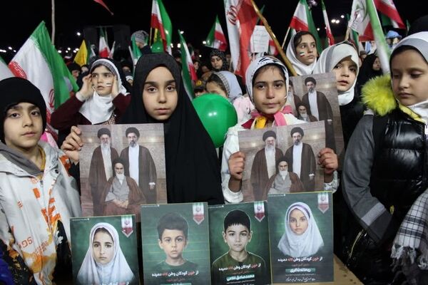 مراسم باشکوه اربعین شهادت رهبر شهید انقلاب اسلامی وشهدای میناب