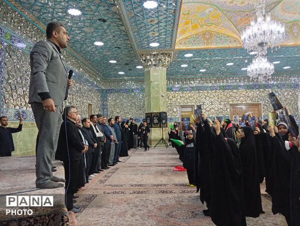 همخوانی سرود «باید برخاست» در قم
