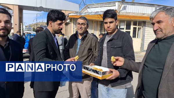 بدرقه دانش‌آموزان پسر عمره‌گذار کهگیلویه و بویراحمد 