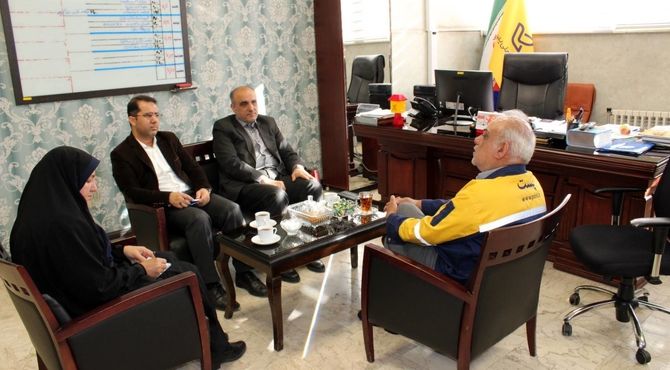 تقویت همکاری‌های مشترک میان کمیته امداد و پست استان تهران