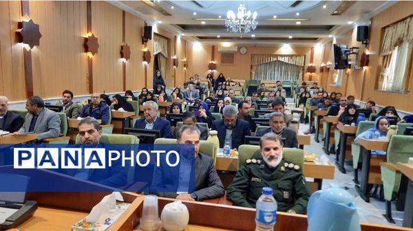 تجلیل از برگزیدگان پژوهشگر خراسانی در مشهد