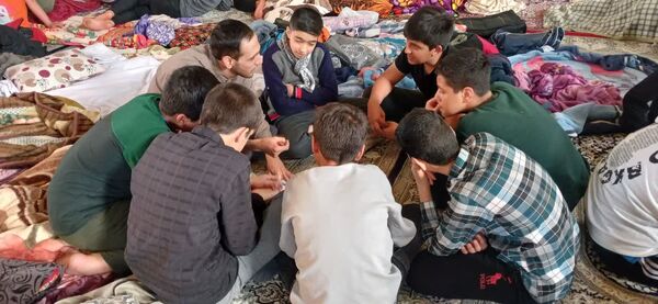  حس و حال معنوی دانش آموزان شرکت کننده در اعتکاف دانش آموزی مسجد مصلی طوقچی اصفهان