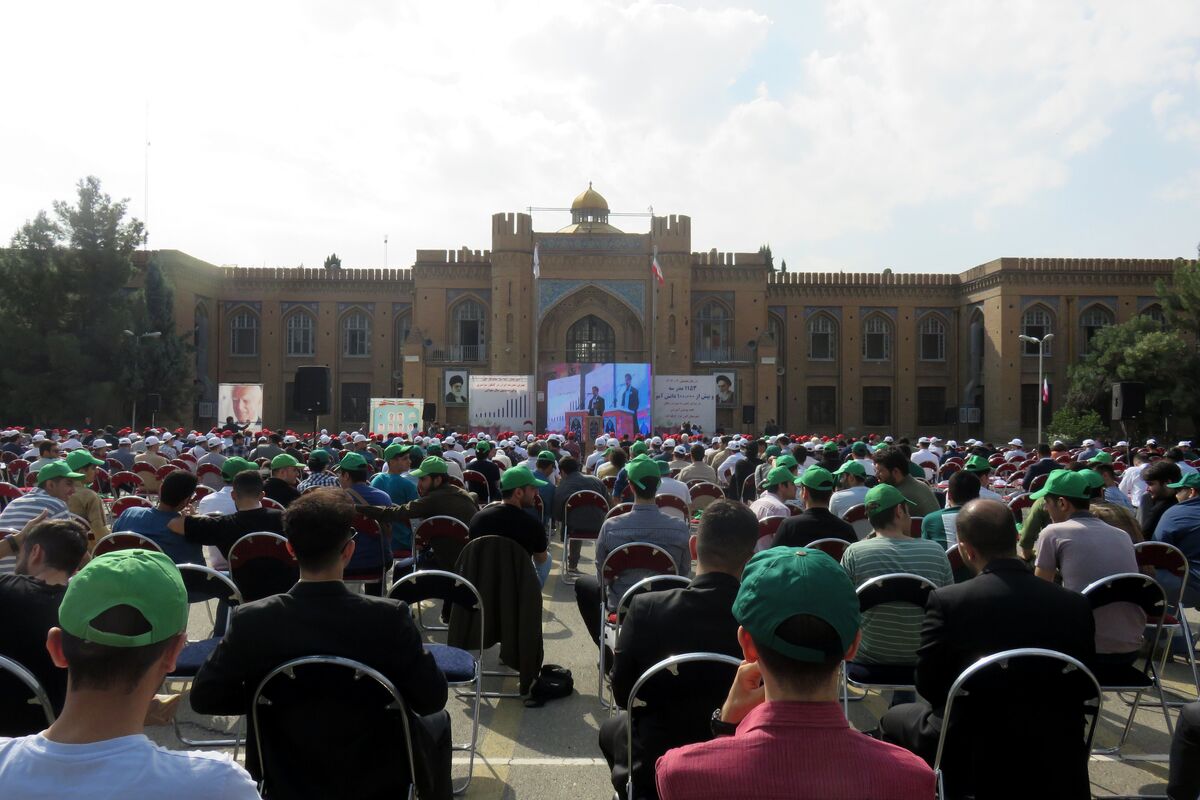 اخلاق‌مداری و ایمان در کنار آموزش از اولویت‌های مهم دبیرستان ماندگار البرز است