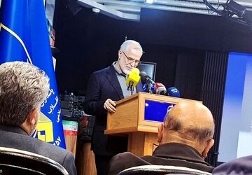 تجلیل از نقش سردار آسودی در توسعه تبلیغات دفاع مقدس