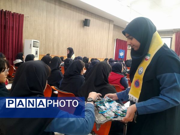  جشن دهه فجر در دبیرستان مصلی نژاد حضرت زهرا 