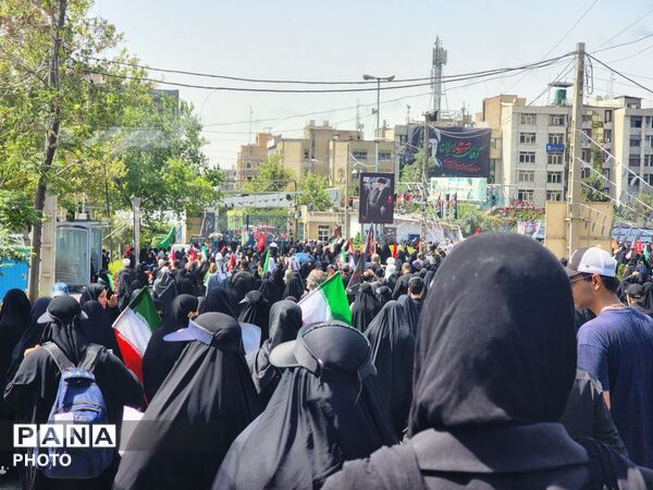 قاب ماندگار عشق؛ وداعی تاریخی در مصلی امام خمینی(ره)