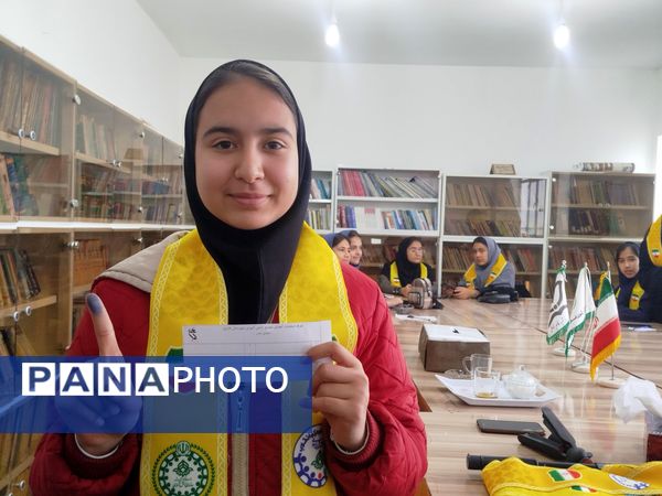 انتخابات شورای دانش‌آموزی در شهرستان فاروج 