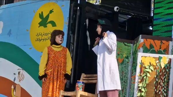 تماشاخانه سیار کانون پرورش فکری کودکان و نوجوانان میهمان کودکان محمودآبادی