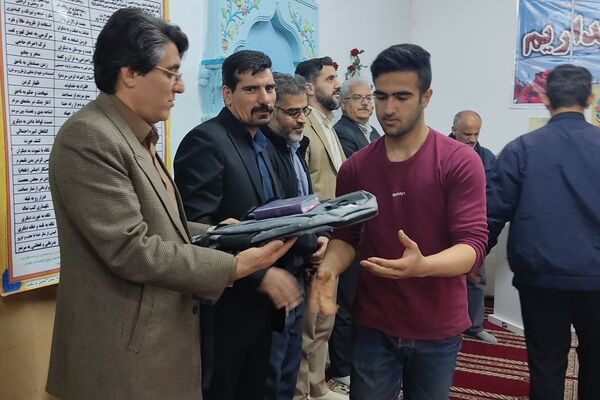 محفل انس با قرآن و یادواره شهدای دانش‌آموز در مدرسه شاهد شهید بشارت 