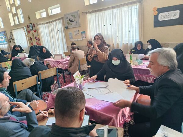 جلسات هم اندیشی مدیران در راستای تراز شدن مدارس شهرری