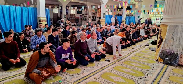 برگزاری مراسم اعتکاف پدر پسری در مسجد جامع آشخانه