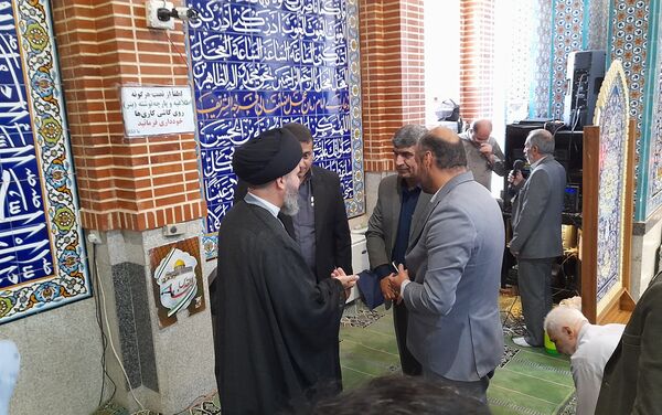 تجدید میثاق سرپرست آموزش وپرورش منطقه پردیس با شهدای گمنام