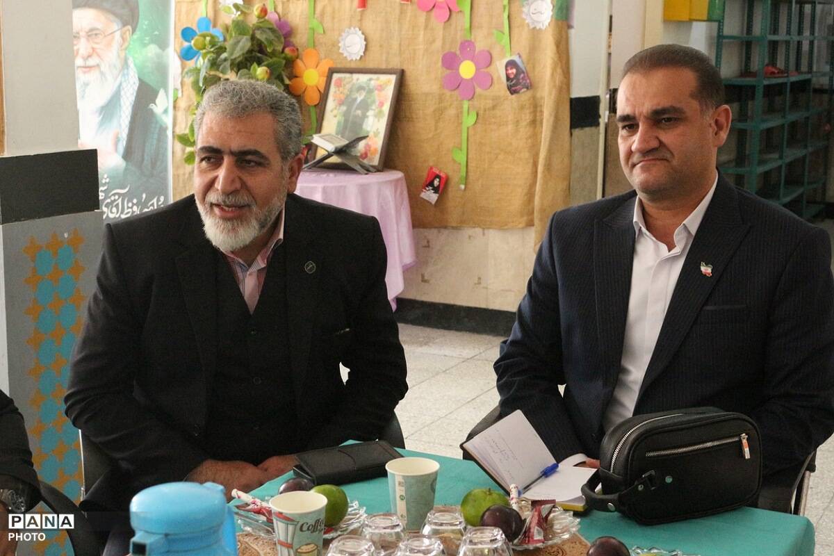 مانور بازگشایی مدارس در فیروزکوه با حضور معاون آموزش متوسطه اداره کل استان تهران