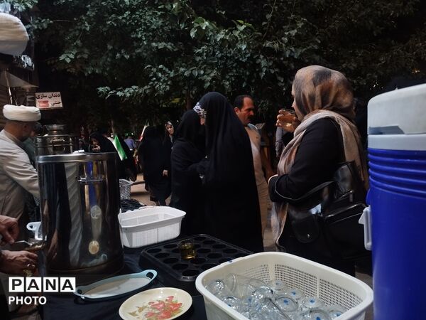 روضه و چای، رسمِ ماندگارِ طلاب در شبِ فراق