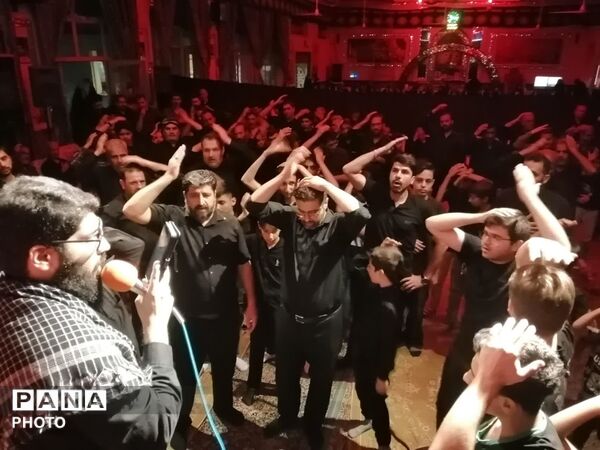 آیین عزاداری شب نهم محرم در هیئت شاهزاده علی اکبر 