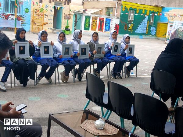 مراسم نهال امید یادواره شهید جاوید الاثر ماکان نصیری درمدرسه میثاق ناحیه ۳
