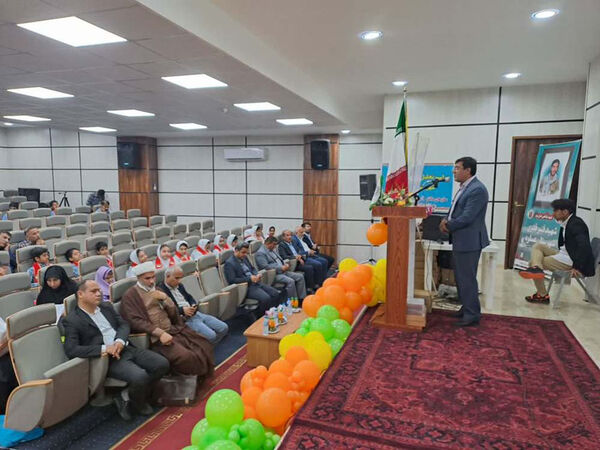  تجلیل از مدیران، مربیان و دانش‌آموزان پیشتاز شهرستان عسلویه