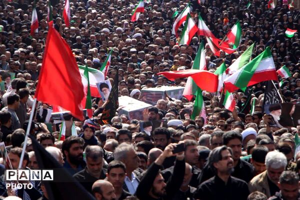 تشییع باشکوه پیکر شهدای تجاوز آمریکایی، صهیونیستی در یزد