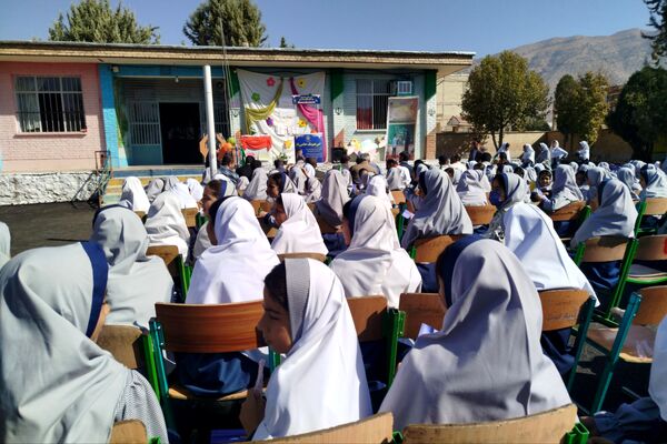 مدرسه فروغ دانش میزبان آیین باشکوه جشن عاطفه‌ها شد