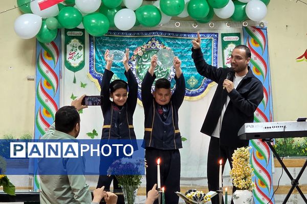 جشن میلاد با سعادت حضرت مهدی موعود(ع)در دبستان حاج همت بهارستان ۲