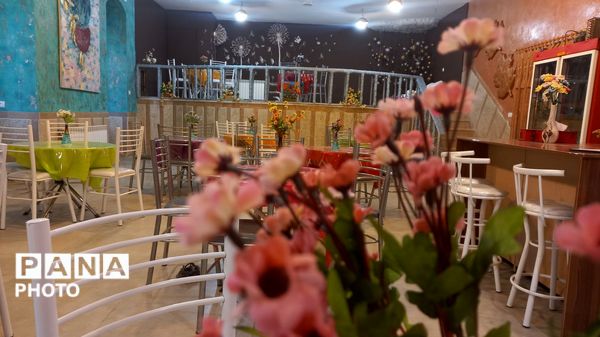 افتتاحیه کافه دخترانه «بابونه» در شهرکرد