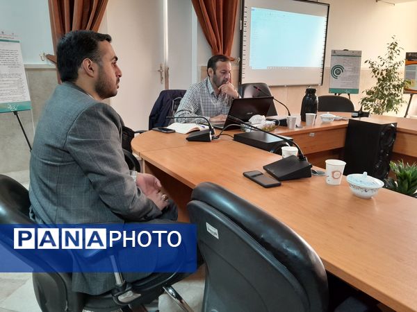 دوره تربیت معلم اقدام پژوهی در سطح نواحی مشهد