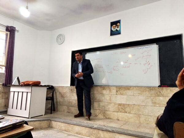 برگزاری جلسه مشاوره تحصیلی در دبیرستان دخترانه رفعت