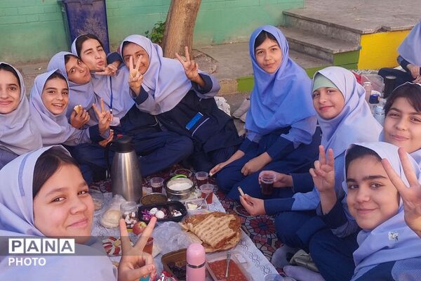 استقبال دانش آموزان دبستان شهید مجید مجیدی از طرح «صبحانه سلامت»
