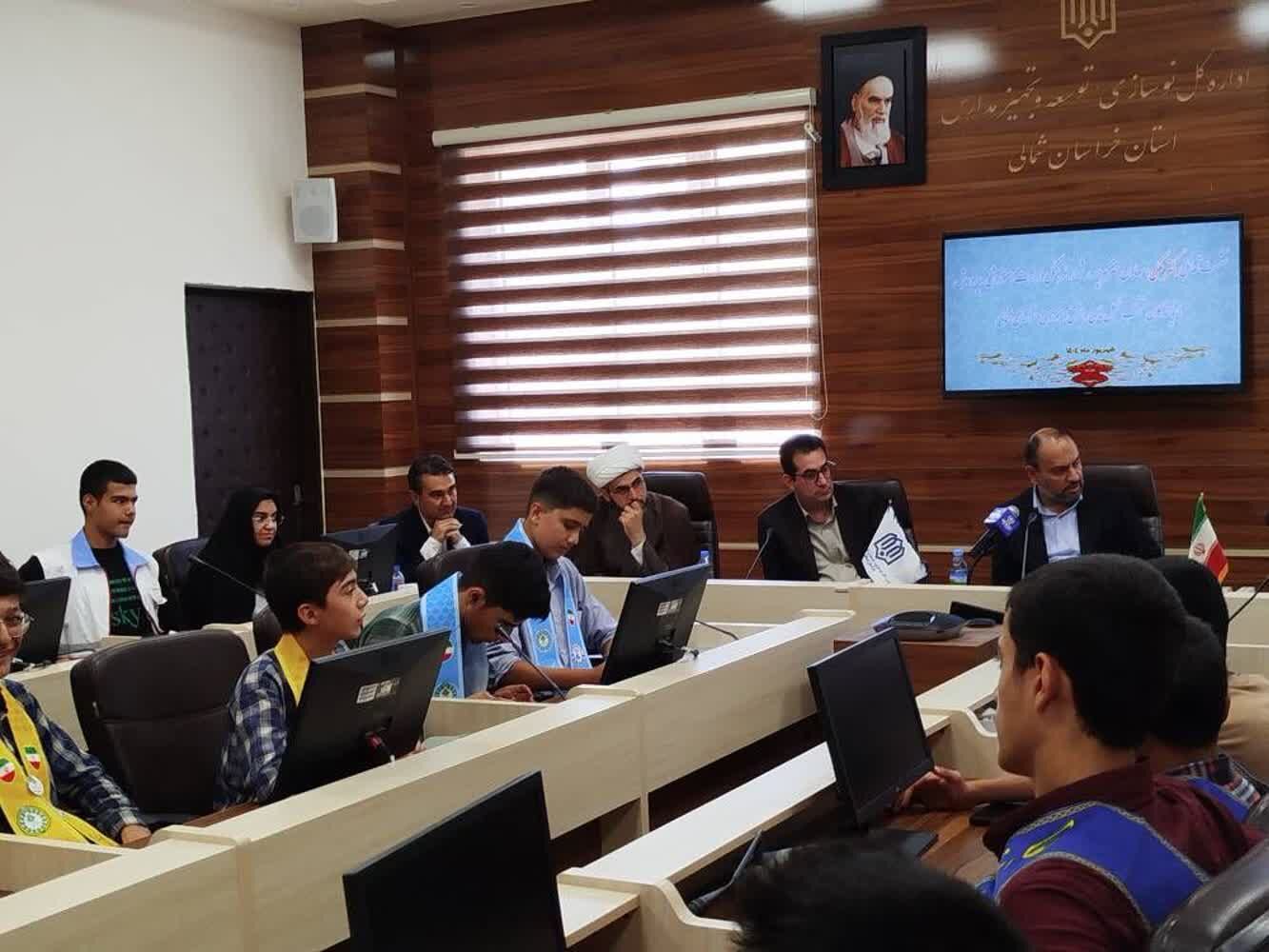 نشست معاون پرورشی و فرهنگی وزیر آموزش و پرورش با دانش آموزان پسر عضو تشکل های دانش آموزی برگزار شد