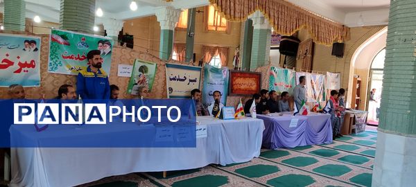 پاسخگویی مسئولان شهرستان باخرز به مردم در میز خدمت